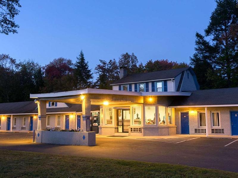 Pocono Night Lodge Bartonsville Exterior foto